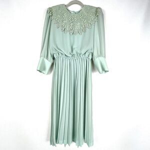 VTG 80s Dress Accordion Crochet Lace Mint Green Long Sleeve Sz 8 IN THE MOOD